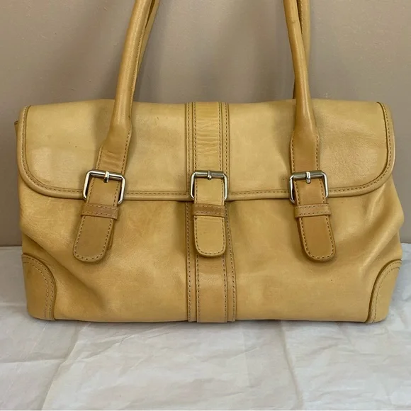 Vintage Fossil Leather Shoulder Bag | Tan with Silvertone Hardware - Picture 5 of 16